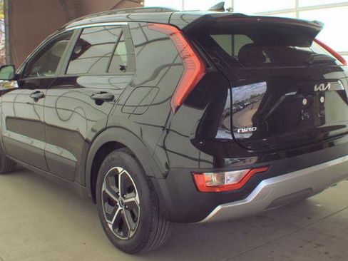 Used 2024 Kia Niro EX FWD image 4
