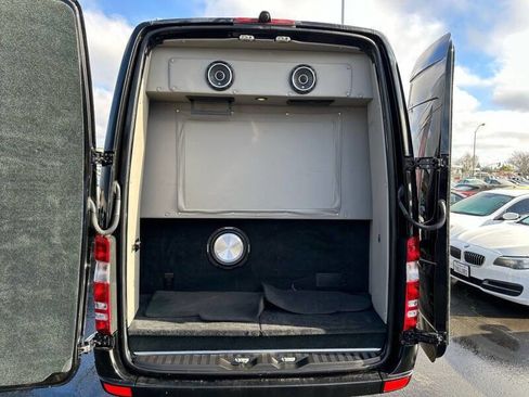 Used 2014 Mercedes-Benz Sprinter 2500 image 13