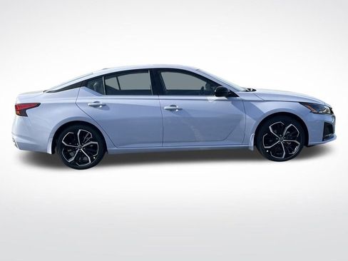 New 2025 Nissan Altima 2.5 SR w/ SR Premium Package image 6