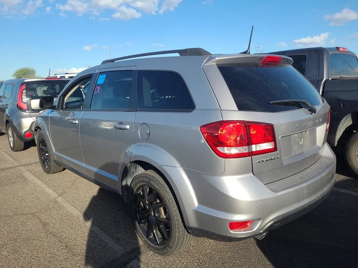 Used 2019 Dodge Journey SE FWD image 2