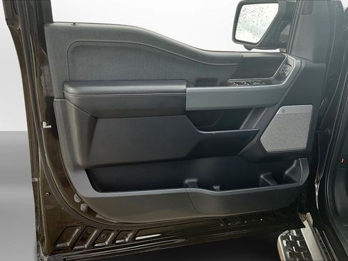 Used 2024 Ford F150 Lightning Lariat image 25