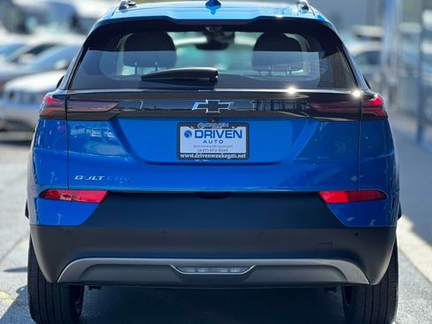 Used 2022 Chevrolet Bolt EUV Premier w/ Sun & Sound Package image 4