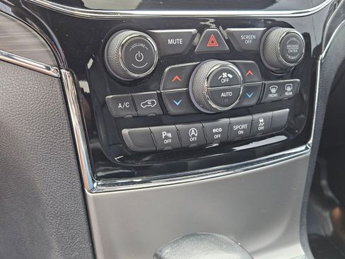 Used 2020 Jeep Grand Cherokee Limited AWD/4WD image 26