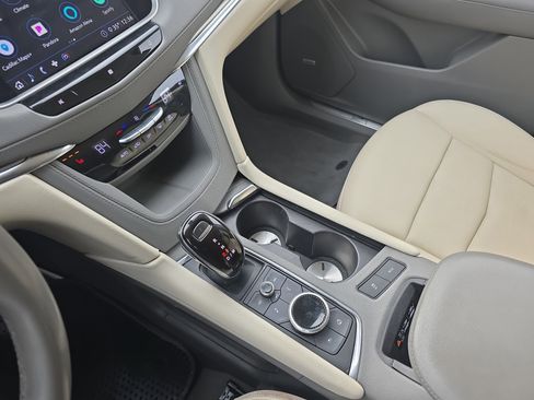 Used 2020 Cadillac XT5 Premium Luxury image 21