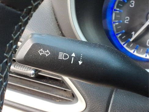 Used 2023 Chrysler Pacifica Touring-L FWD image 21