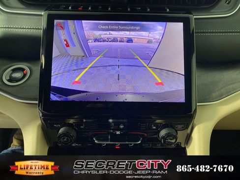 New 2025 Jeep Grand Cherokee L Limited w/ Trailer Tow Package image 23