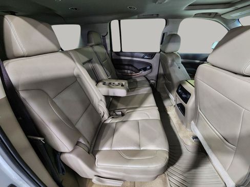 Used 2018 Chevrolet Suburban Premier AWD/4WD image 36
