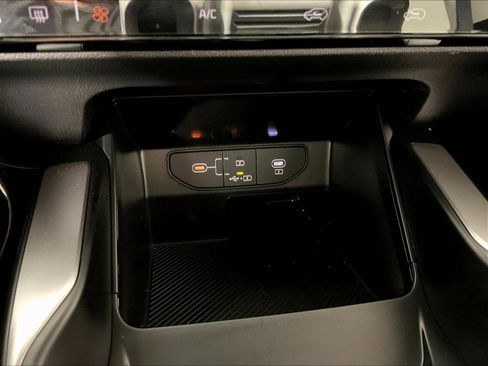 Certified 2026 Kia Sorento LX FWD image 16