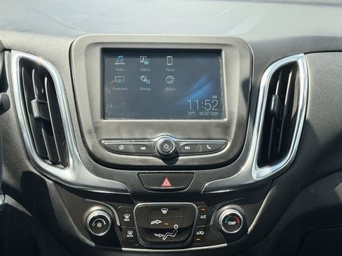 Used 2018 Chevrolet Equinox LT FWD image 15