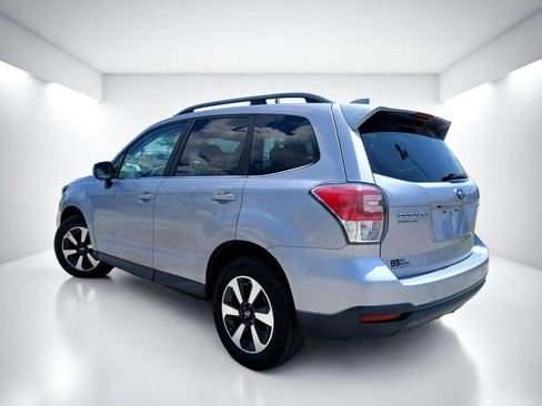 Used 2017 Subaru Forester 2.5i Limited AWD/4WD image 5