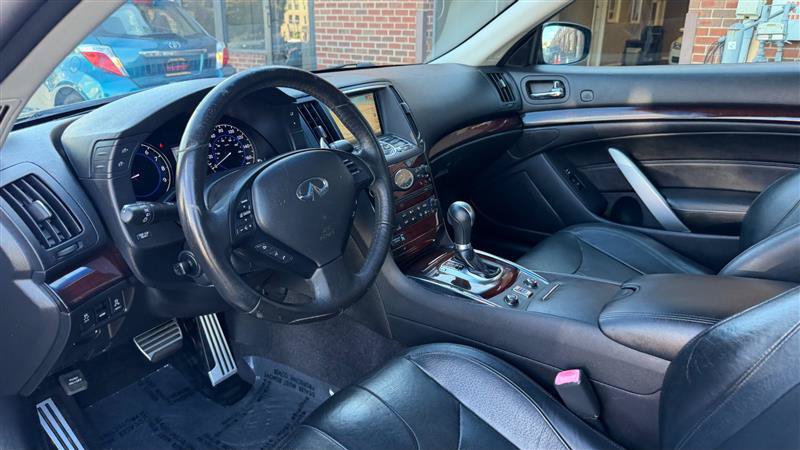 Used 2014 INFINITI Q60 Sport Convertible w/ Premium Package RWD image 13