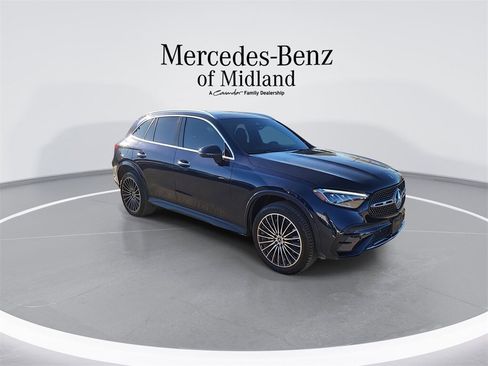 Used 2023 Mercedes-Benz GLC 300 4MATIC image 2