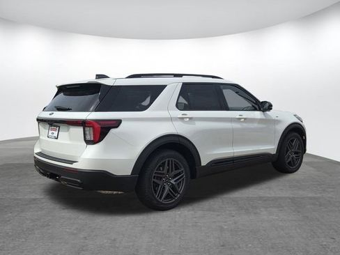 New 2026 Ford Explorer ST-Line RWD image 2