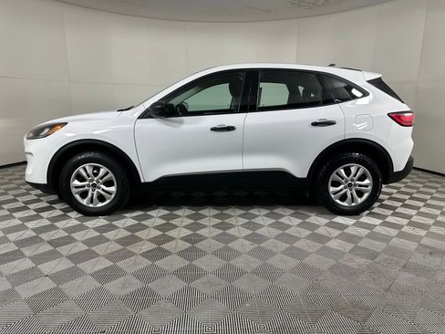 Used 2022 Ford Escape S image 2