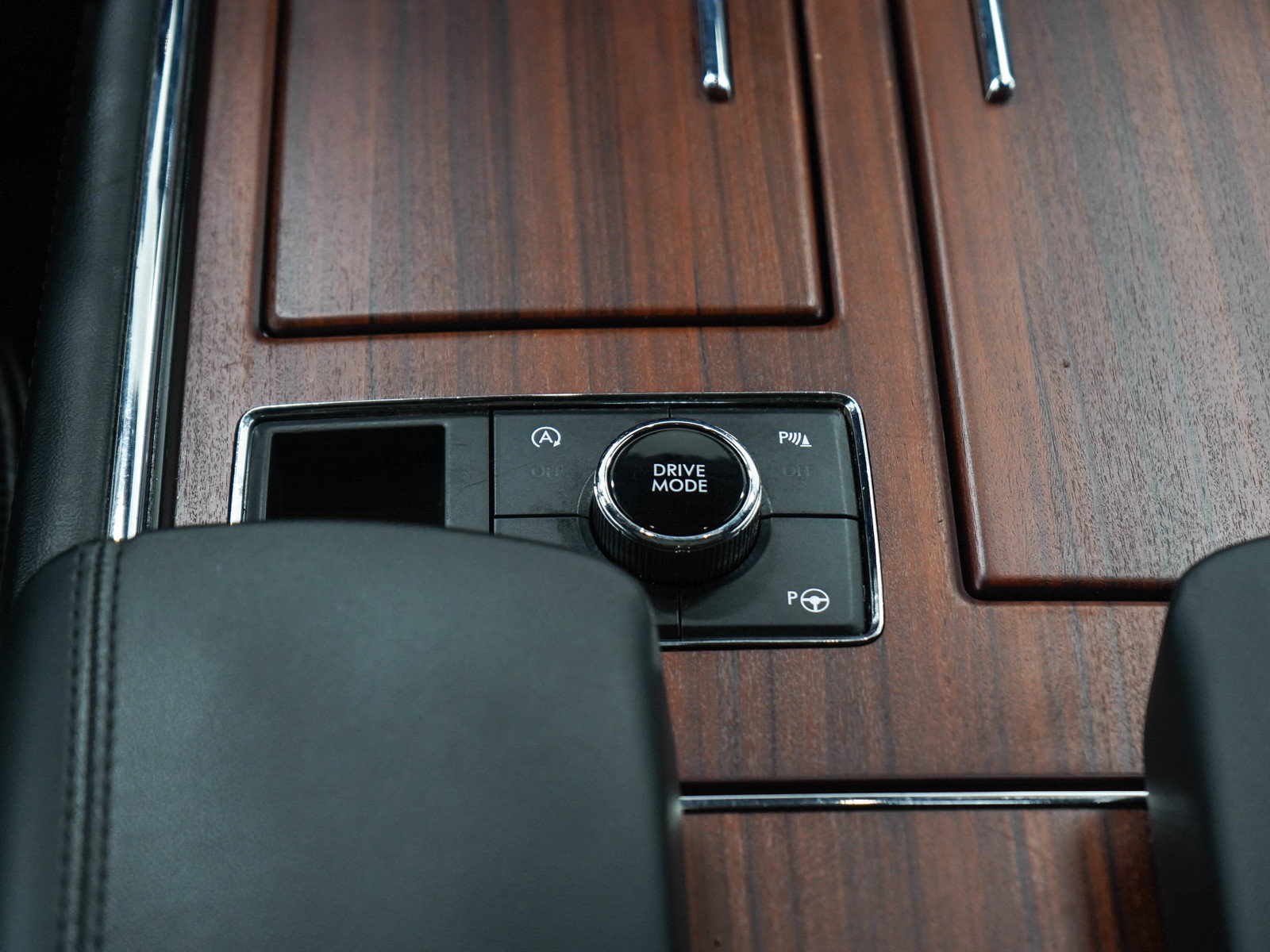 Used 2021 Lincoln Navigator L Reserve AWD/4WD image 23