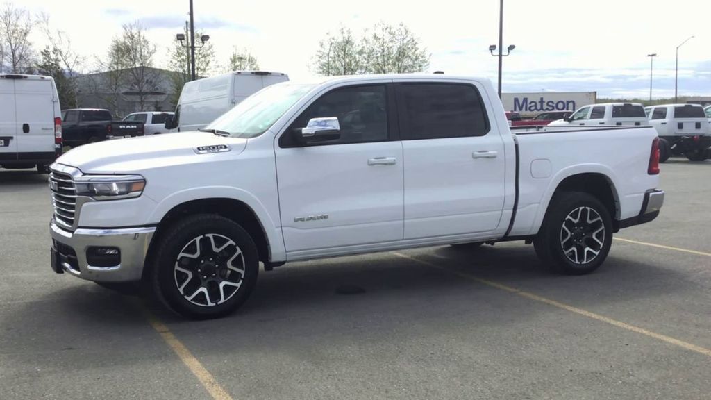 Used 2025 RAM 1500 Laramie AWD/4WD image 4