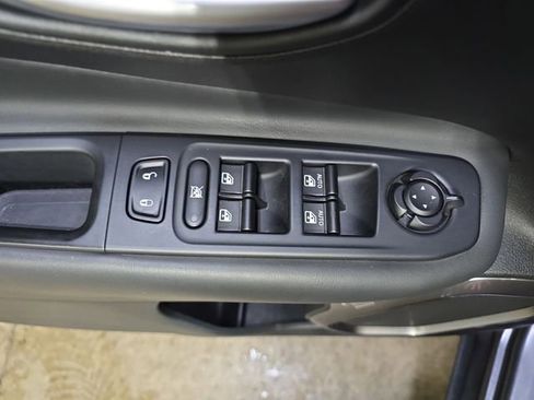 Used 2019 Jeep Renegade Limited w/ Trailer Tow Group image 29