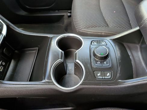 Used 2022 GMC Terrain SLE w/ Driver Convenience Package FWD image 31