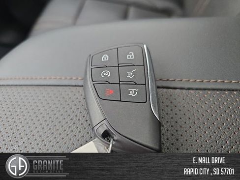 Used 2025 Chevrolet Tahoe High Country AWD/4WD image 29