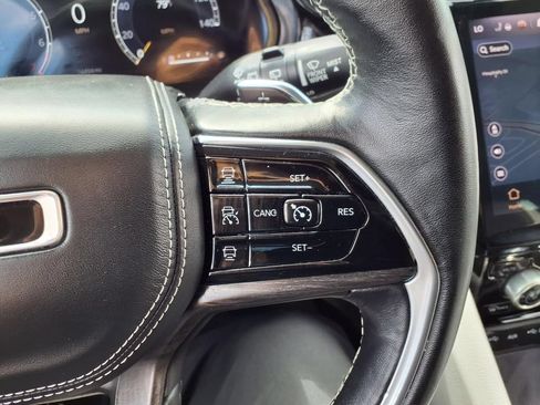 Used 2022 Jeep Grand Cherokee L Overland w/ Luxury Tech Group IV AWD/4WD image 14