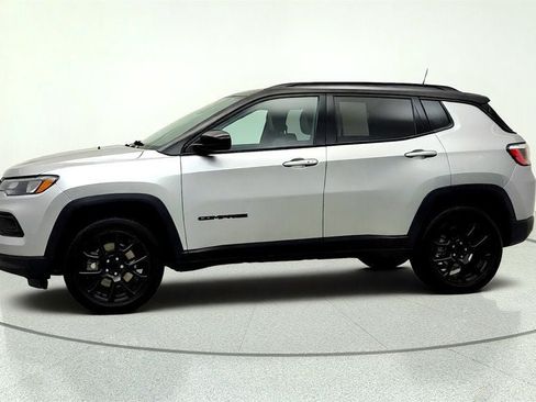 Used 2023 Jeep Compass Latitude w/ Sun and Sound Group AWD/4WD image 8