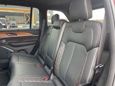 Used 2024 Jeep Grand Cherokee Summit image 34