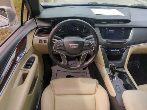 Used 2018 Cadillac XT5 Premium Luxury image 17