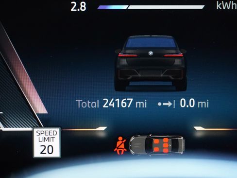 Certified 2023 BMW i7 xDrive60 w/ Executive Package 2 AWD/4WD image 21