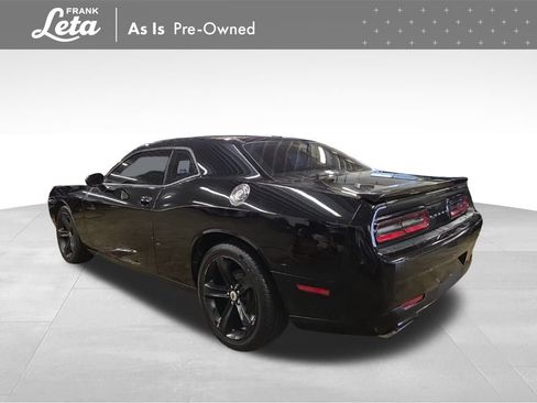 Used 2017 Dodge Challenger R/T image 4