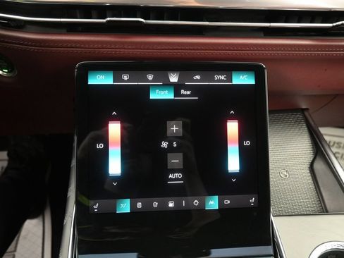 Used 2026 Cadillac Escalade ESV Sport AWD/4WD image 11
