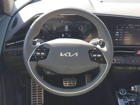 Used 2023 Kia Niro EX Touring FWD image 19
