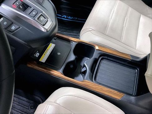 Used 2020 Honda CR-V Touring image 17