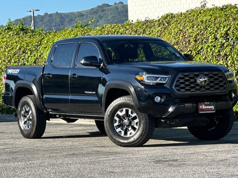 Used 2020 Toyota Tacoma TRD Off-Road w/ TRD Premium Off Road Package image 2