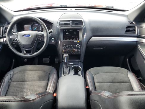 Used 2018 Ford Explorer XLT w/ Equipment Group 202A image 31