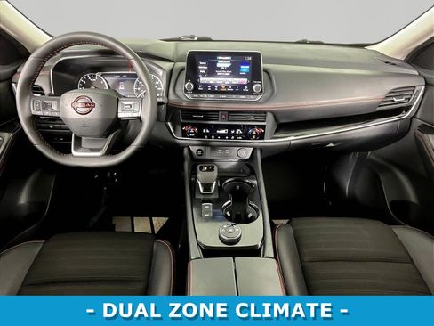 Used 2025 Nissan Rogue SV AWD/4WD image 7