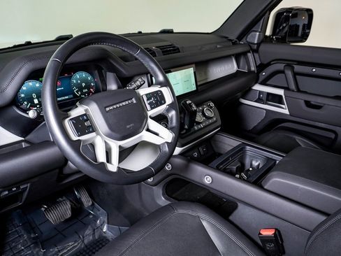 Used 2024 Land Rover Defender 110 S image 24