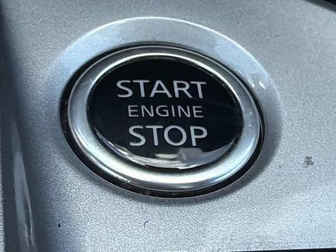 Used 2025 Nissan Altima 2.5 SV AWD/4WD image 28