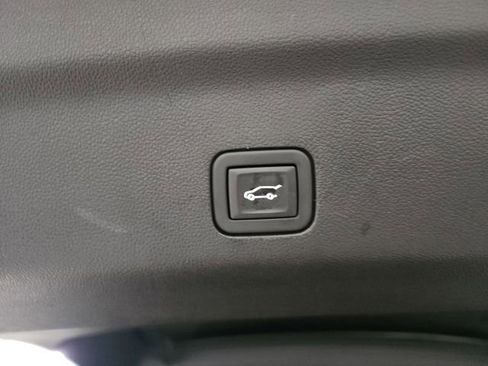 Used 2023 GMC Yukon SLT w/ SLT Premium Package AWD/4WD image 21