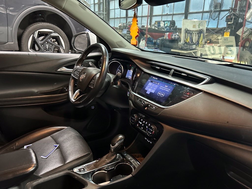 Used 2022 Buick Encore GX Essence FWD image 8