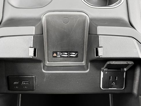 Used 2025 GMC Sierra 2500 Denali image 26