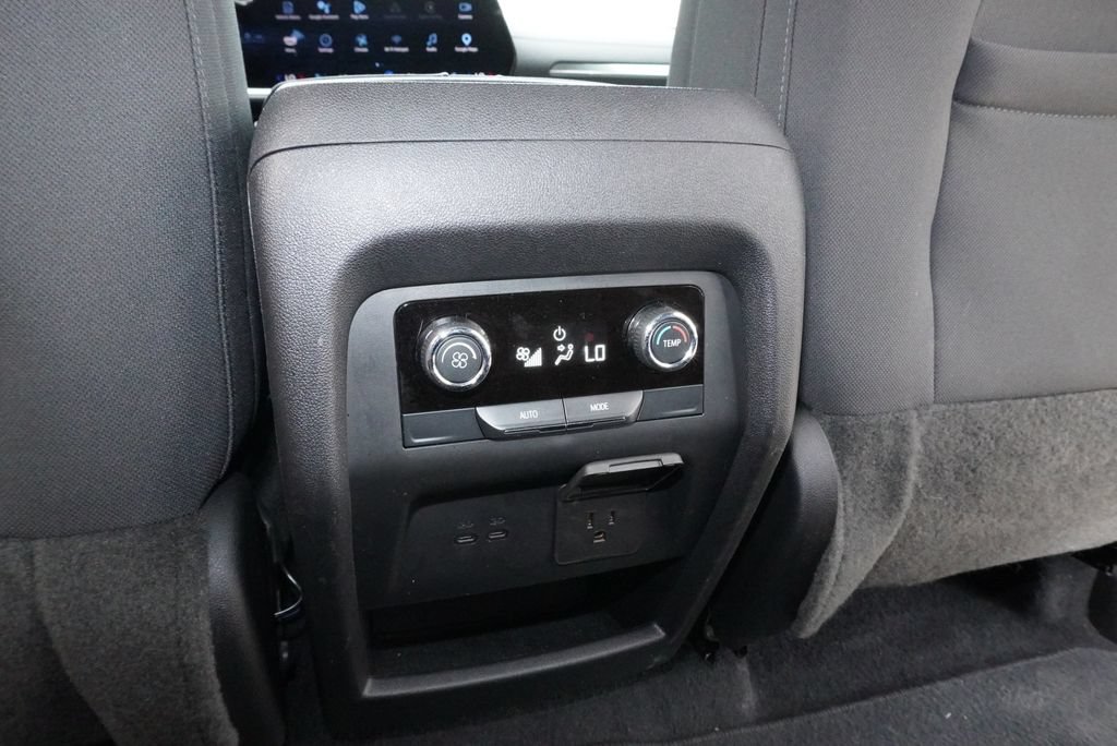 Used 2024 Chevrolet Traverse LT FWD image 24