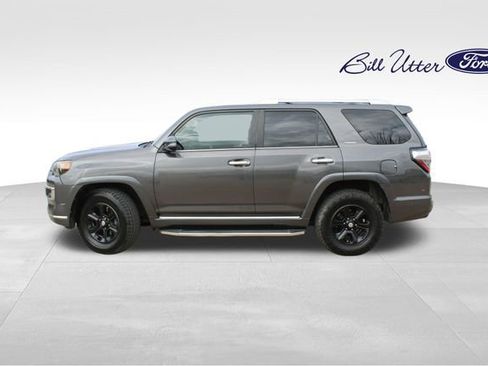 Used 2016 Toyota 4Runner Limited image 8