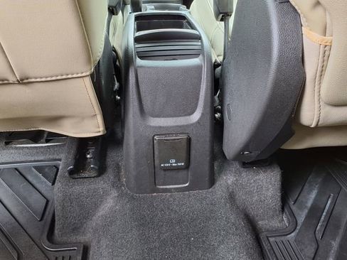 Used 2019 Buick Encore Essence w/ Experience Buick Package FWD image 19