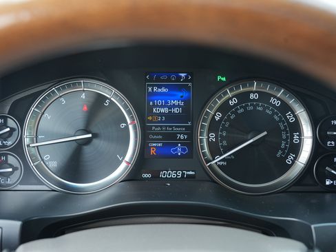 Used 2016 Lexus LX 570 4WD w/ Luxury Package image 36