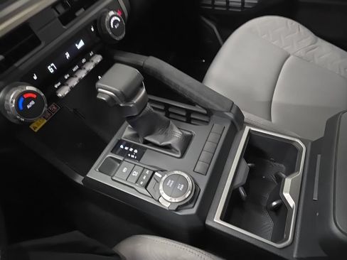 Used 2024 Toyota Tacoma SR5 AWD/4WD image 26