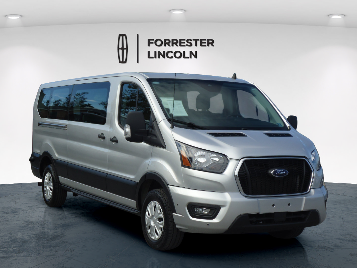 Used 2024 Ford Transit 350 XLT RWD image 1