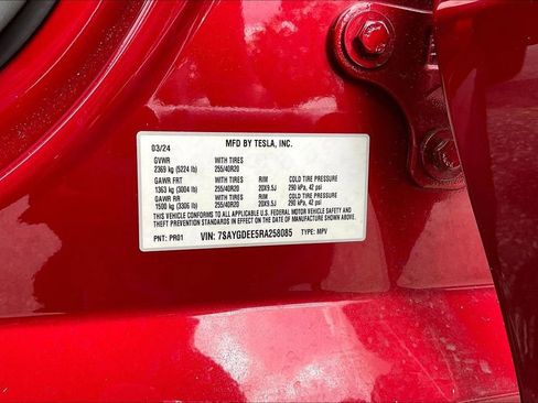Used 2024 Tesla Model Y Long Range AWD/4WD image 17