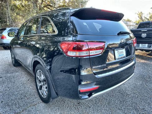 Used 2018 Kia Sorento SX image 4
