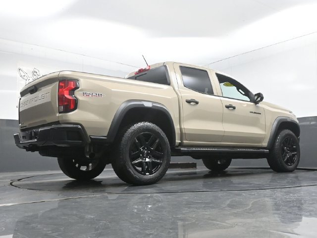 Used 2023 Chevrolet Colorado Trail Boss w/ LPO, Dark Essentials Package AWD/4WD image 37