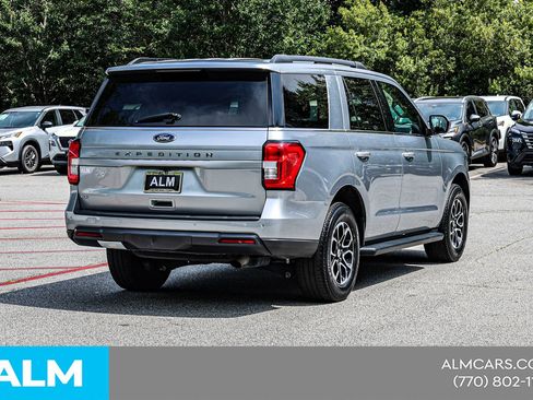Used 2024 Ford Expedition XLT RWD image 6